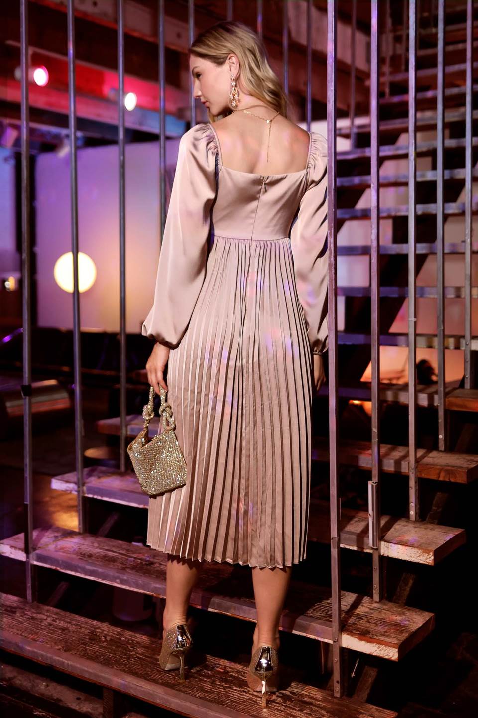 BP EMPIRE WAIST PLEATED MIDI DRESS